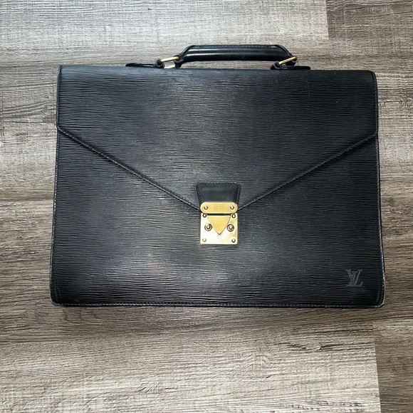Louis Vuitton Black Briefcase with Textured Leather and Gold Clasp - Picture 1 of 12